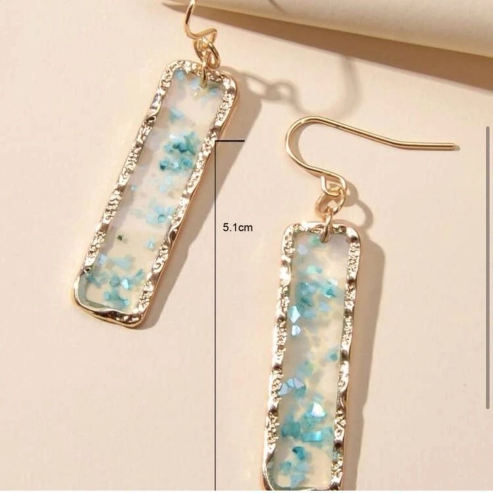 NEW Gold Tone Retangular Clear Speckled Blue Earrings - Picture 3 of 4